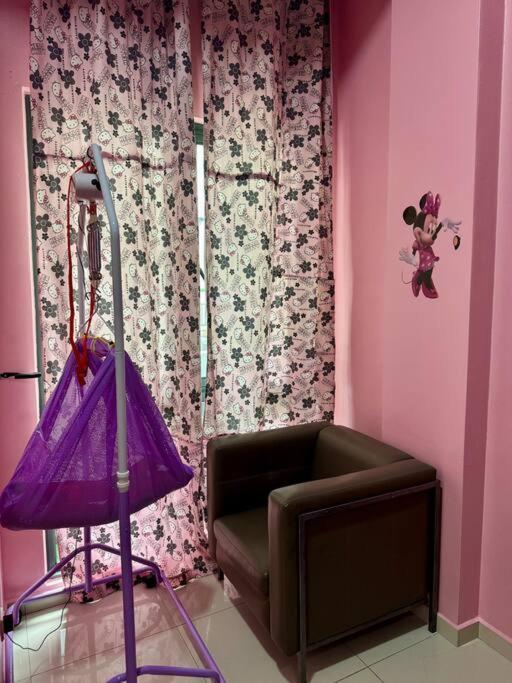 Hello Kitty Homestay - Cameron Highlands - Spacious Studio - Perfect For Families - Sleeps 4 And Baby Tanah Rata Exterior photo