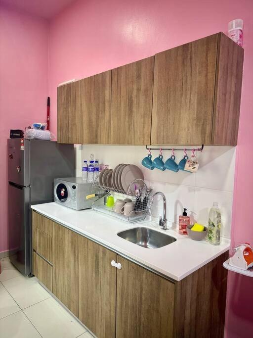 Hello Kitty Homestay - Cameron Highlands - Spacious Studio - Perfect For Families - Sleeps 4 And Baby Tanah Rata Exterior photo